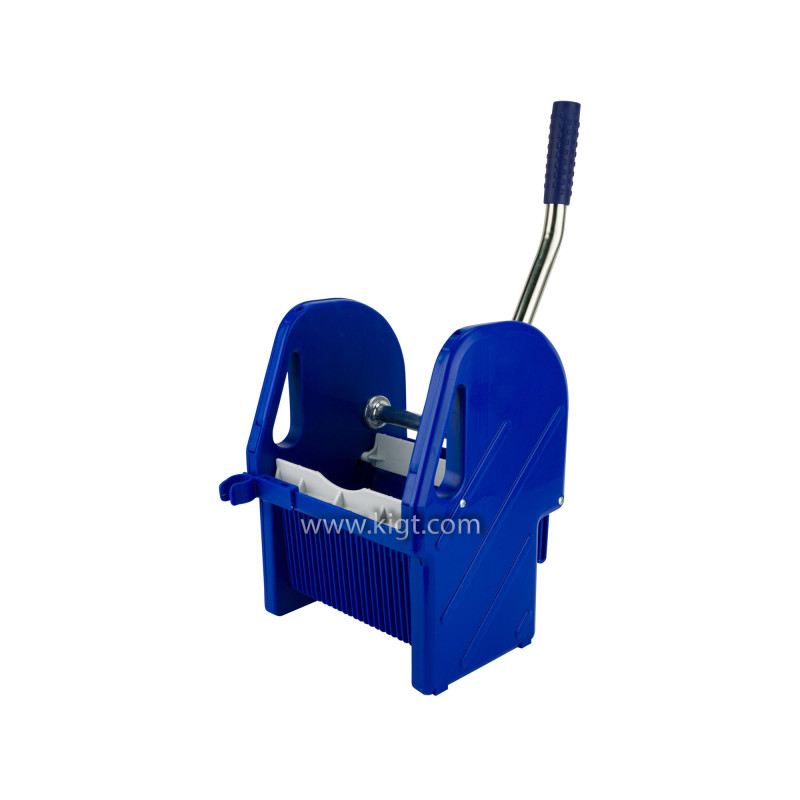 Plastic wringer 
