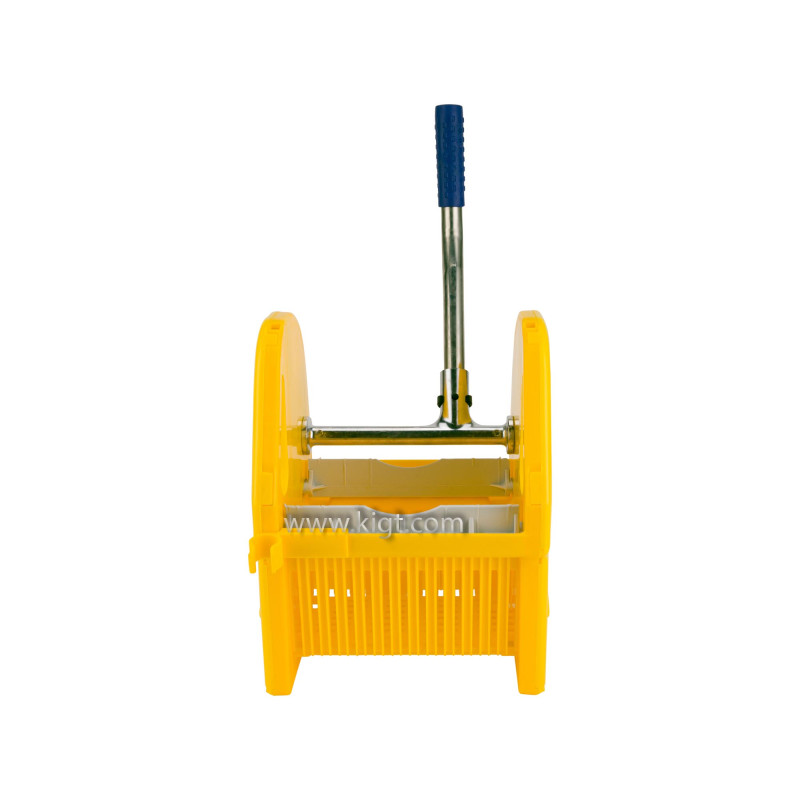 Plastic wringer 