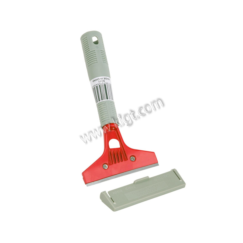 Spade with plastic handle 3